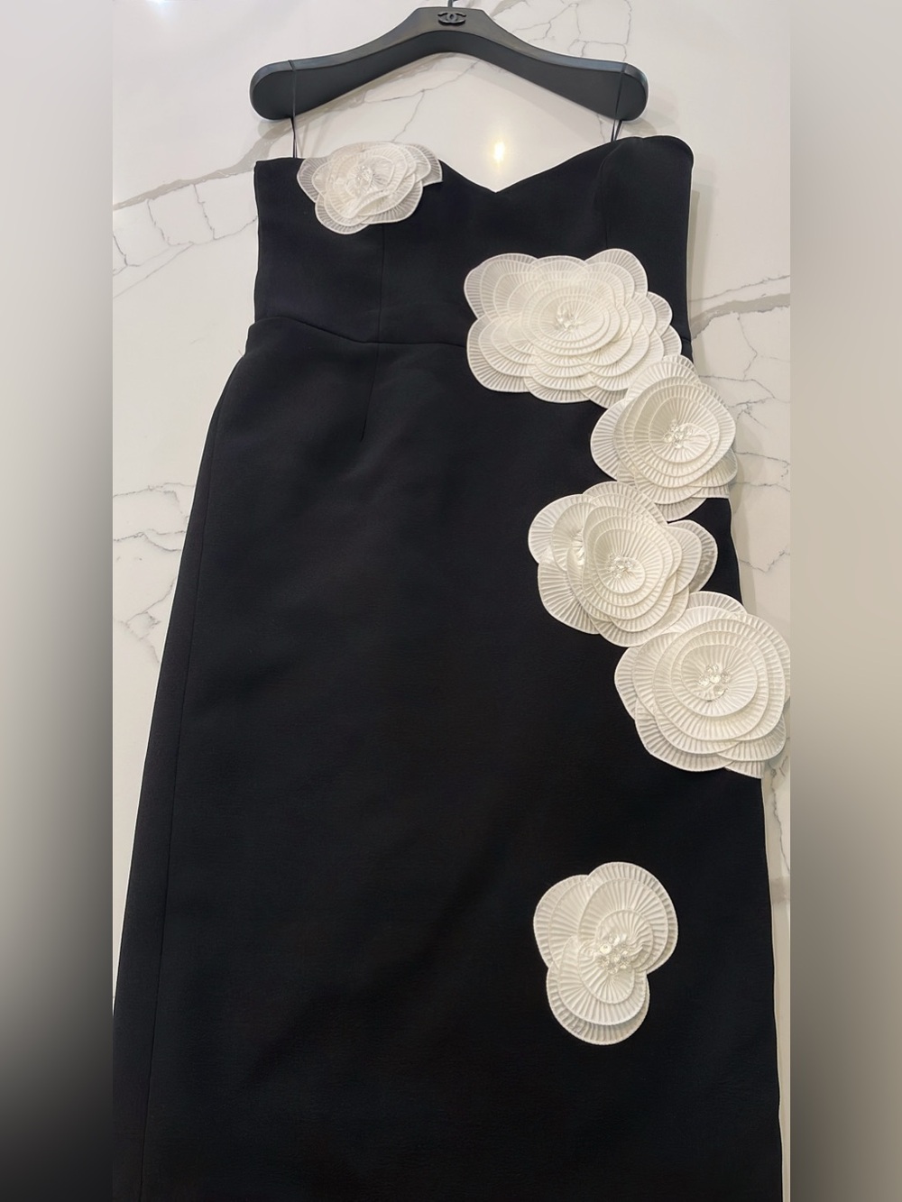 HELSI Kaia Floral Appliqué Strapless Dress In Black Off White Size XL - Picture 4 of 12